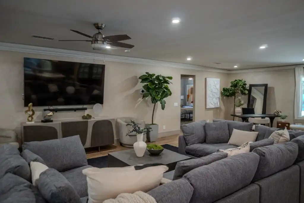 Gallery 11